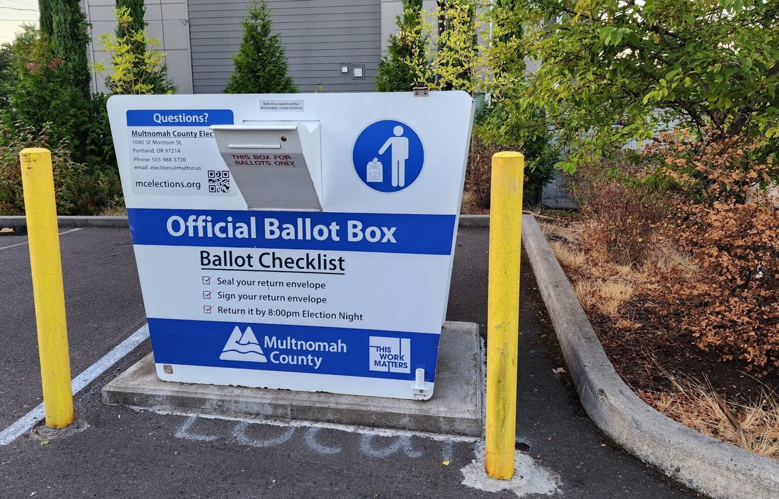 Wyden, Blumenauer try again to export Oregon mail voting, automatic registration to rest of U.S.